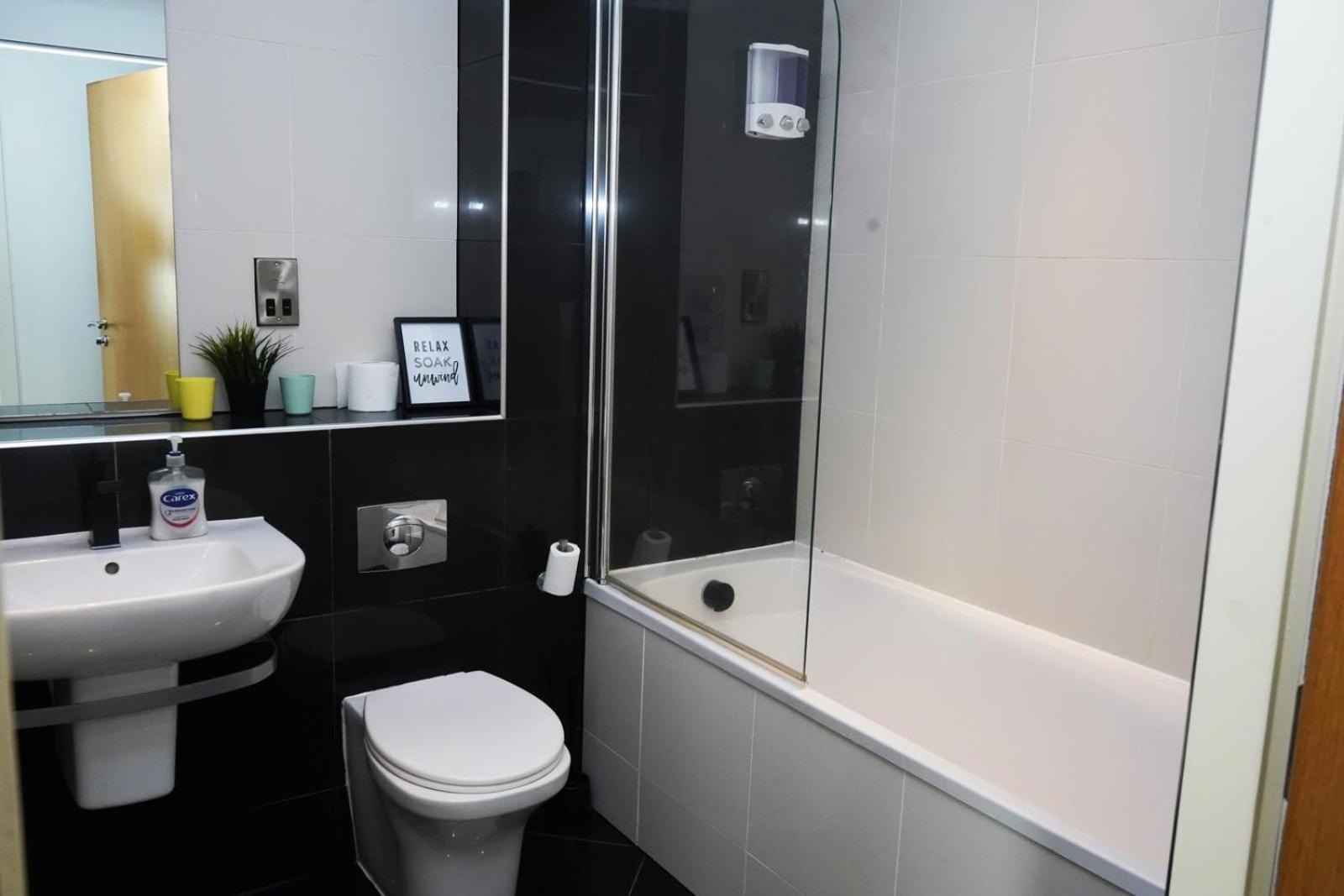 Inviting 2-bed In Apartment *