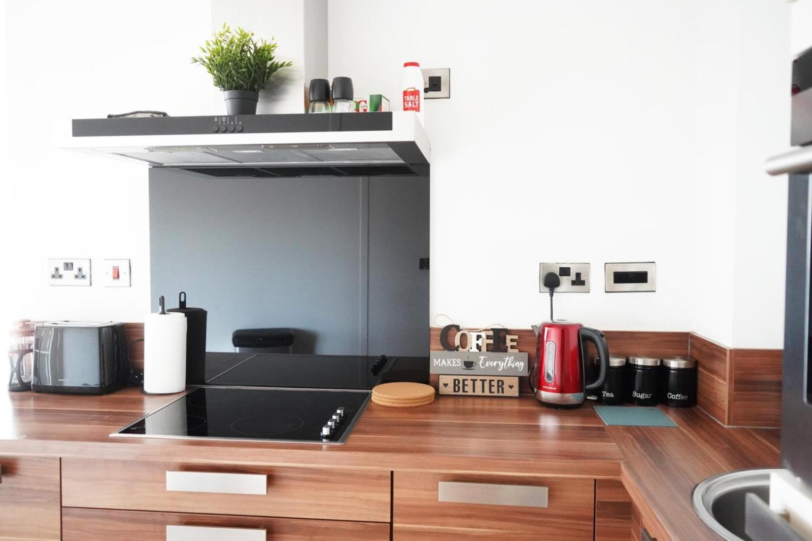 Apartment Inviting 2-bed In *