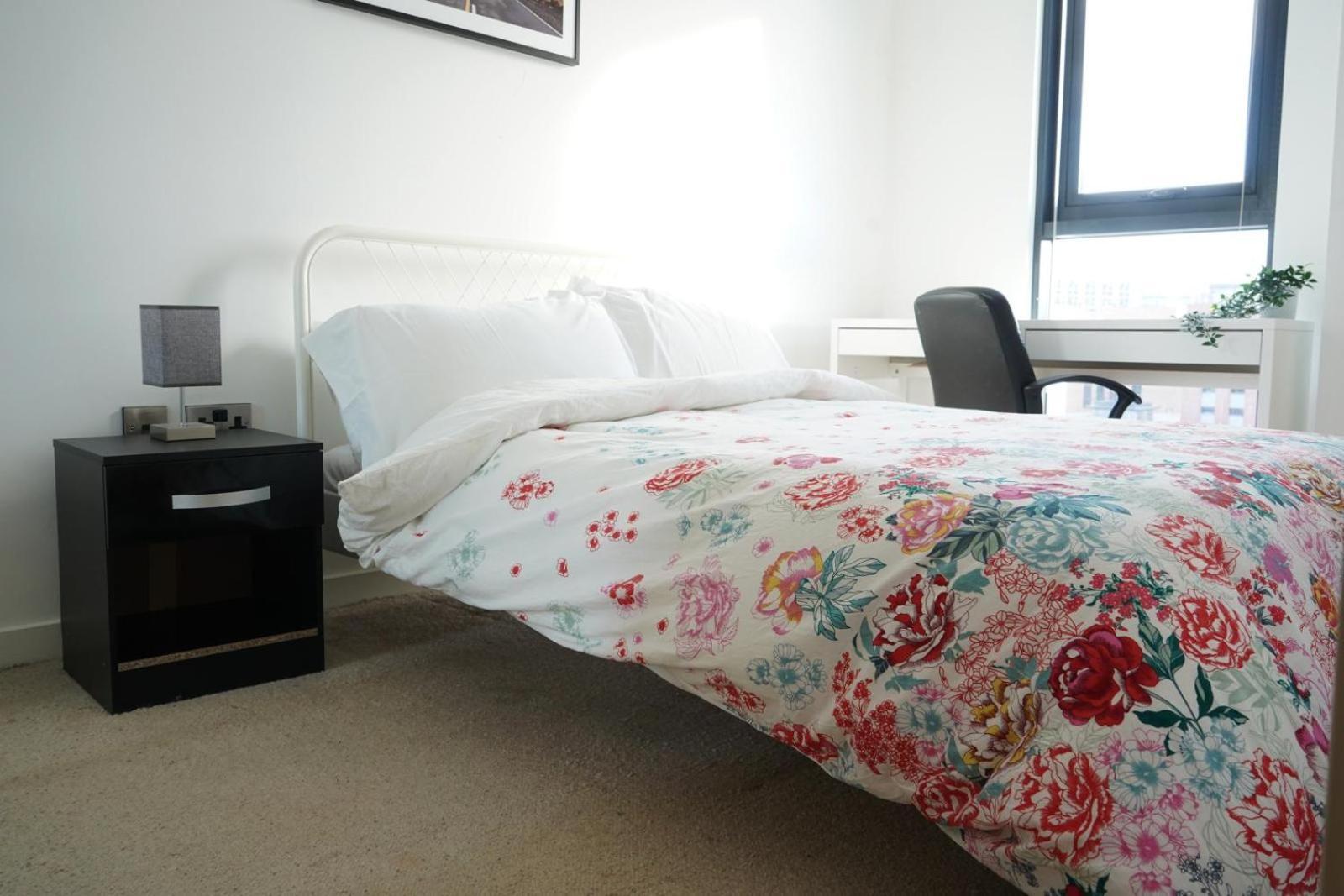 Inviting 2-bed In