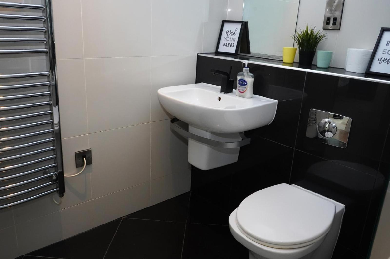 Inviting 2-bed In Sheffield