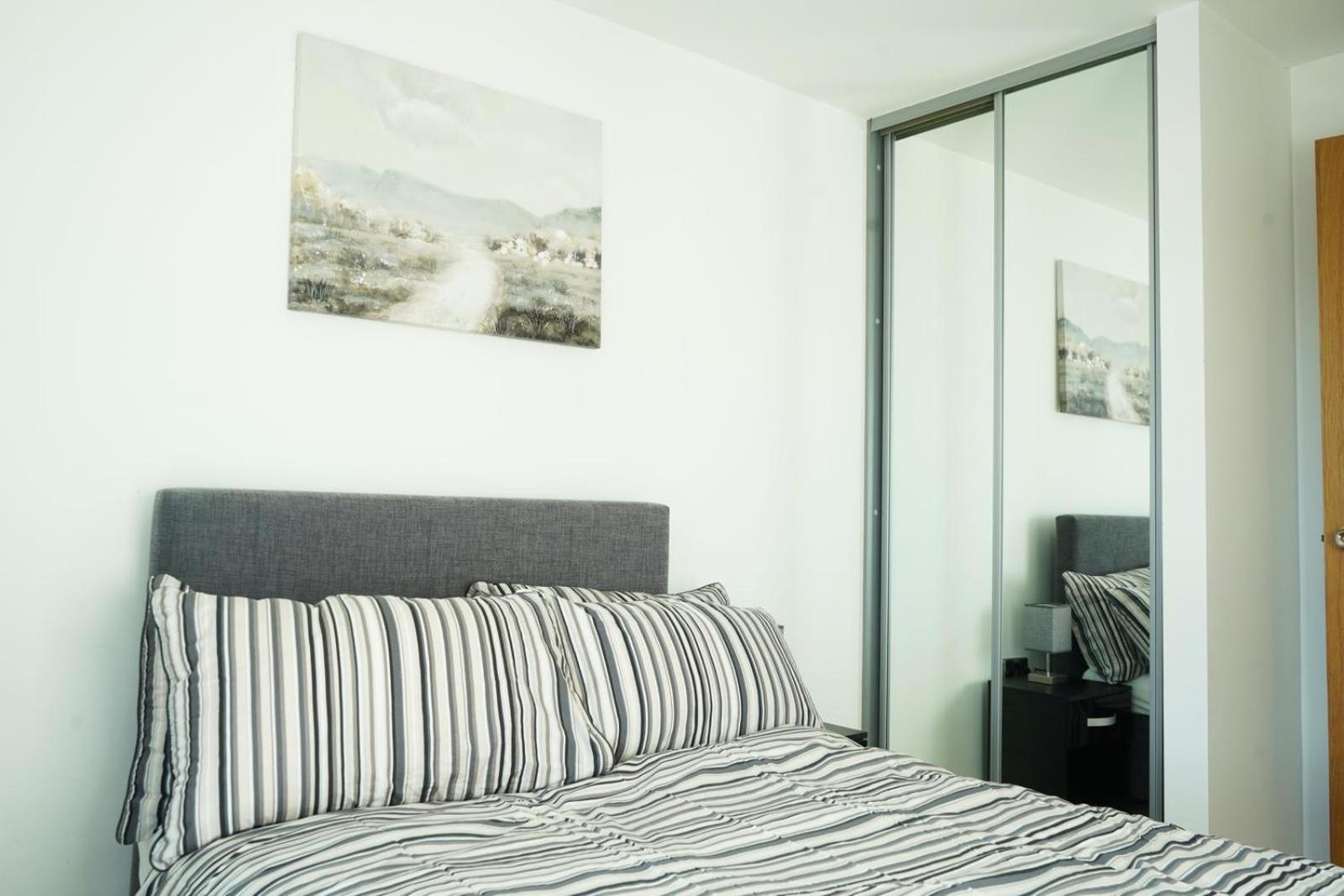 Inviting 2-bed In * Sheffield