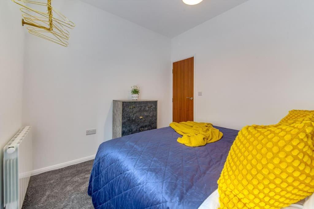Immaculate Ground Floor Flat - Families Apartment *