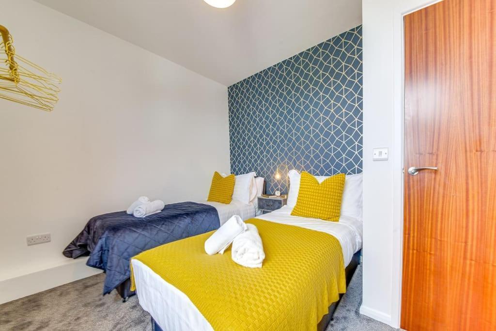 Immaculate Ground Floor Flat - Families