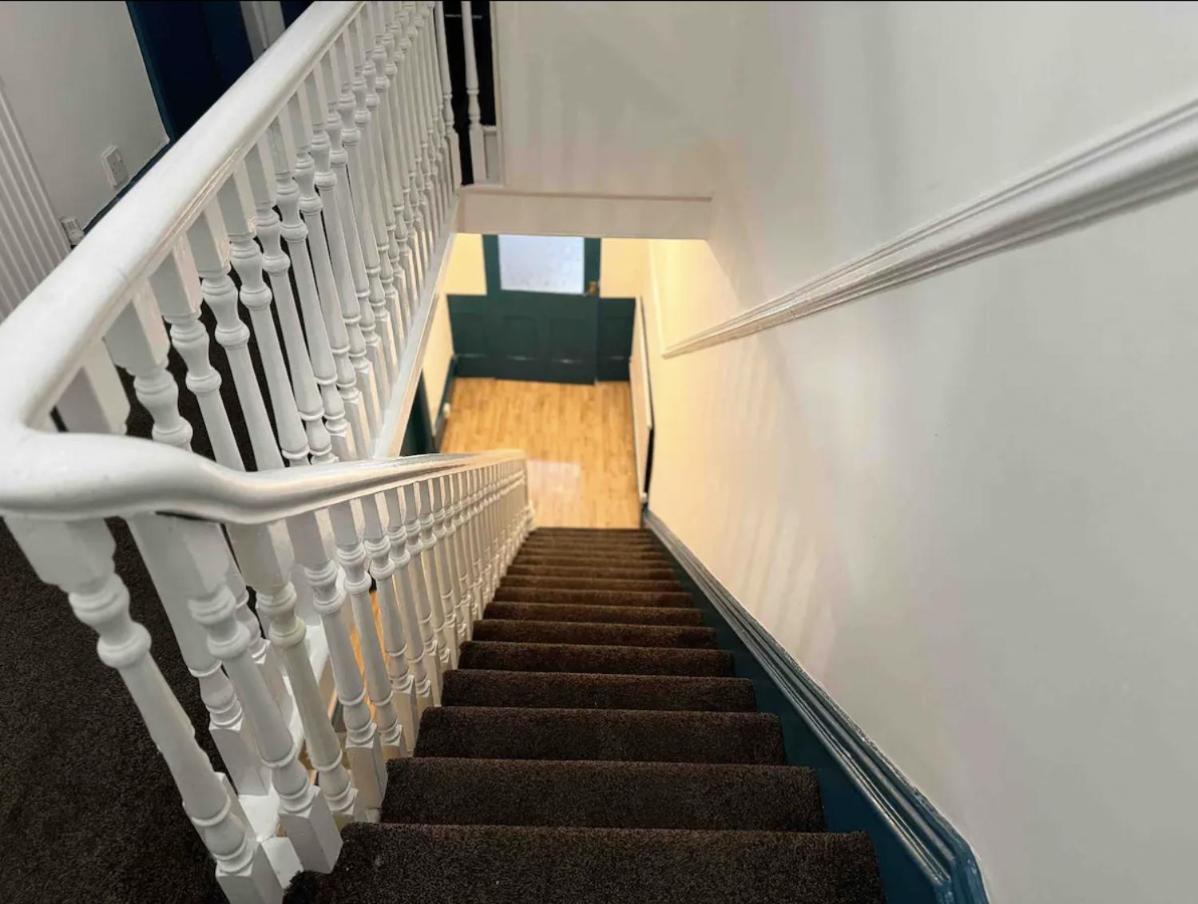Comfortable In Shared Detached House - 2 * Sheffield