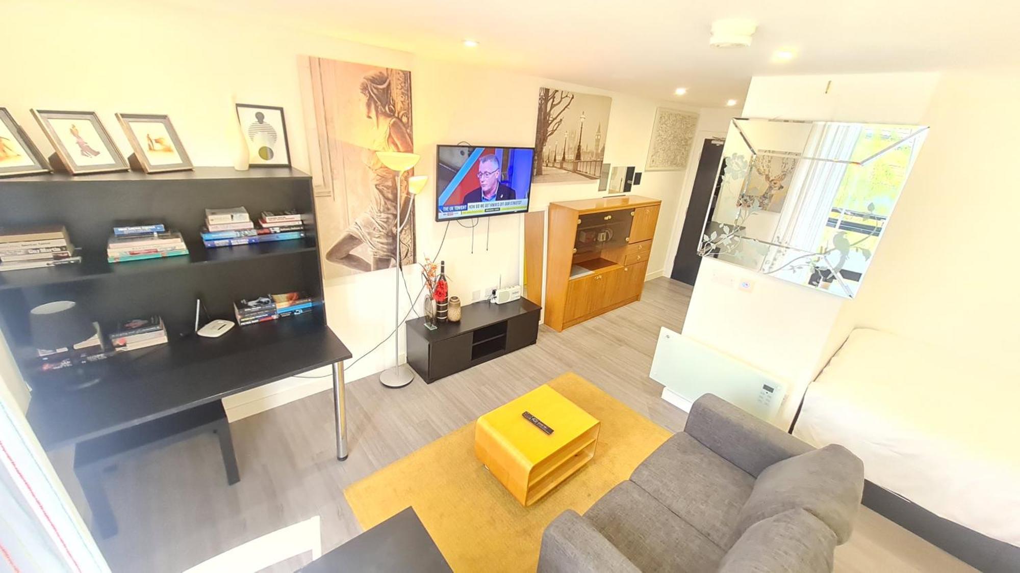 Compact Serviced Centre - Netflix, Wifi, Digital Tv Apartment Sheffield