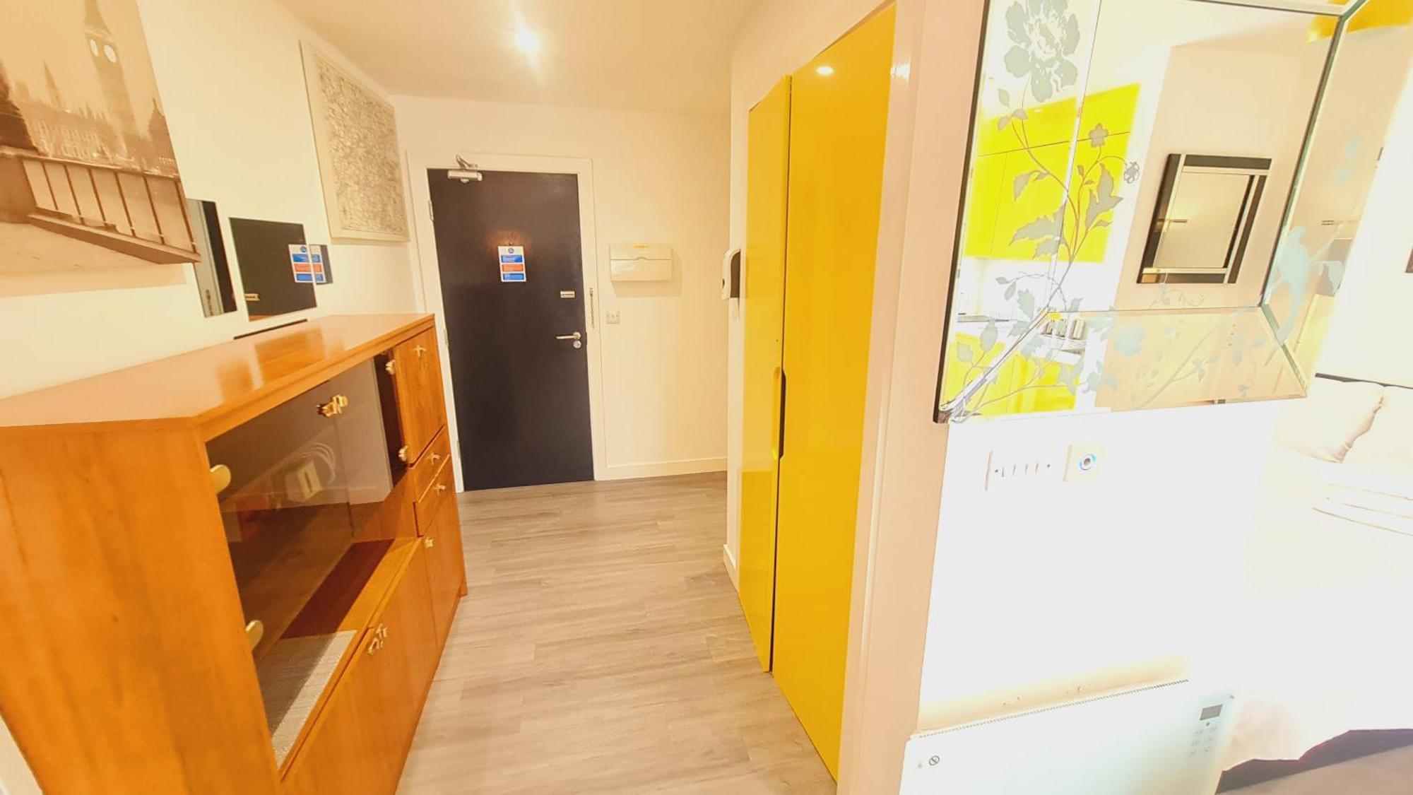 Compact Serviced Centre - Netflix, Wifi, Digital Tv * Sheffield