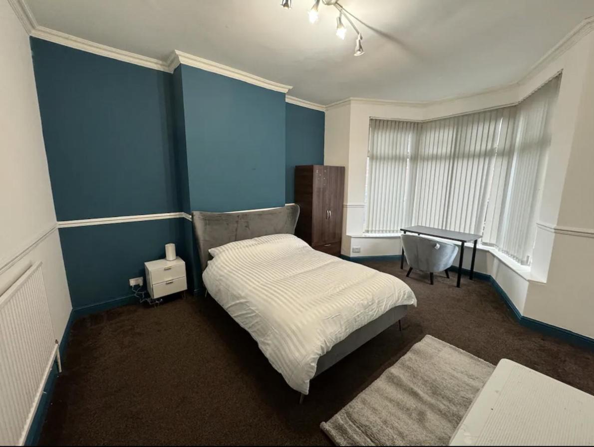 Homestay Comfortable In Shared Detached House Sheffield