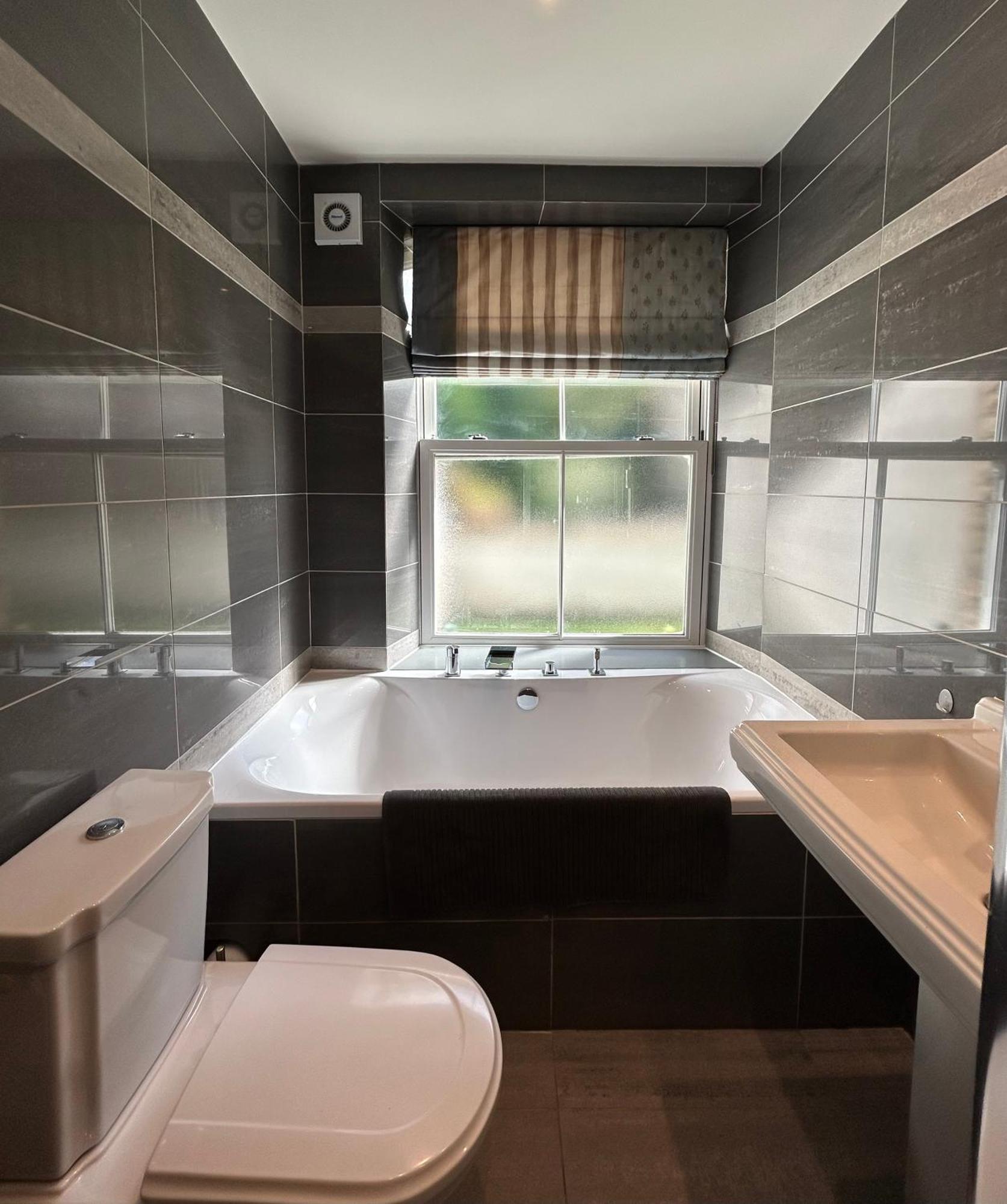 Luxury - Great Location