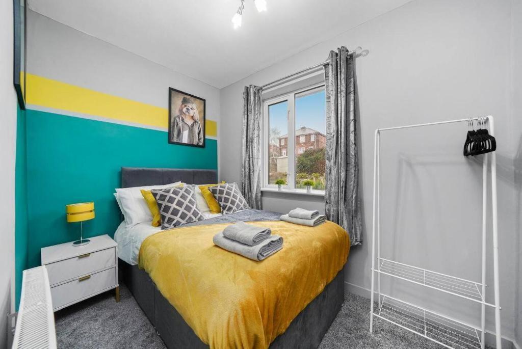 Stylish Abode - Parking - Sleeps 7 * Sheffield