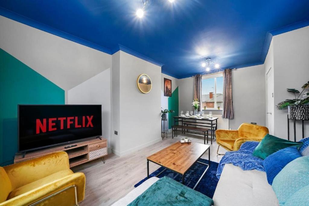 Stylish Abode - Parking - Sleeps 7