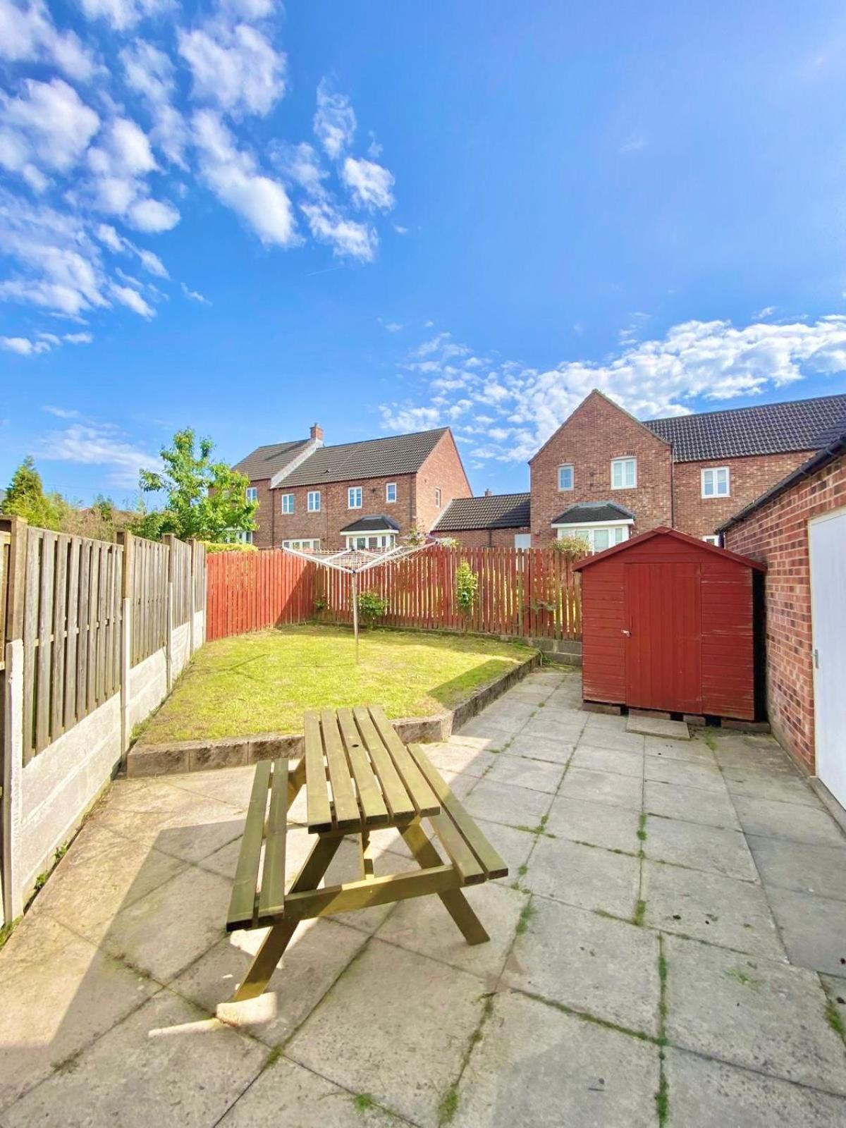 Payler House Sheffield-wifi -large Parking Space-cozy 4 Bedrooms