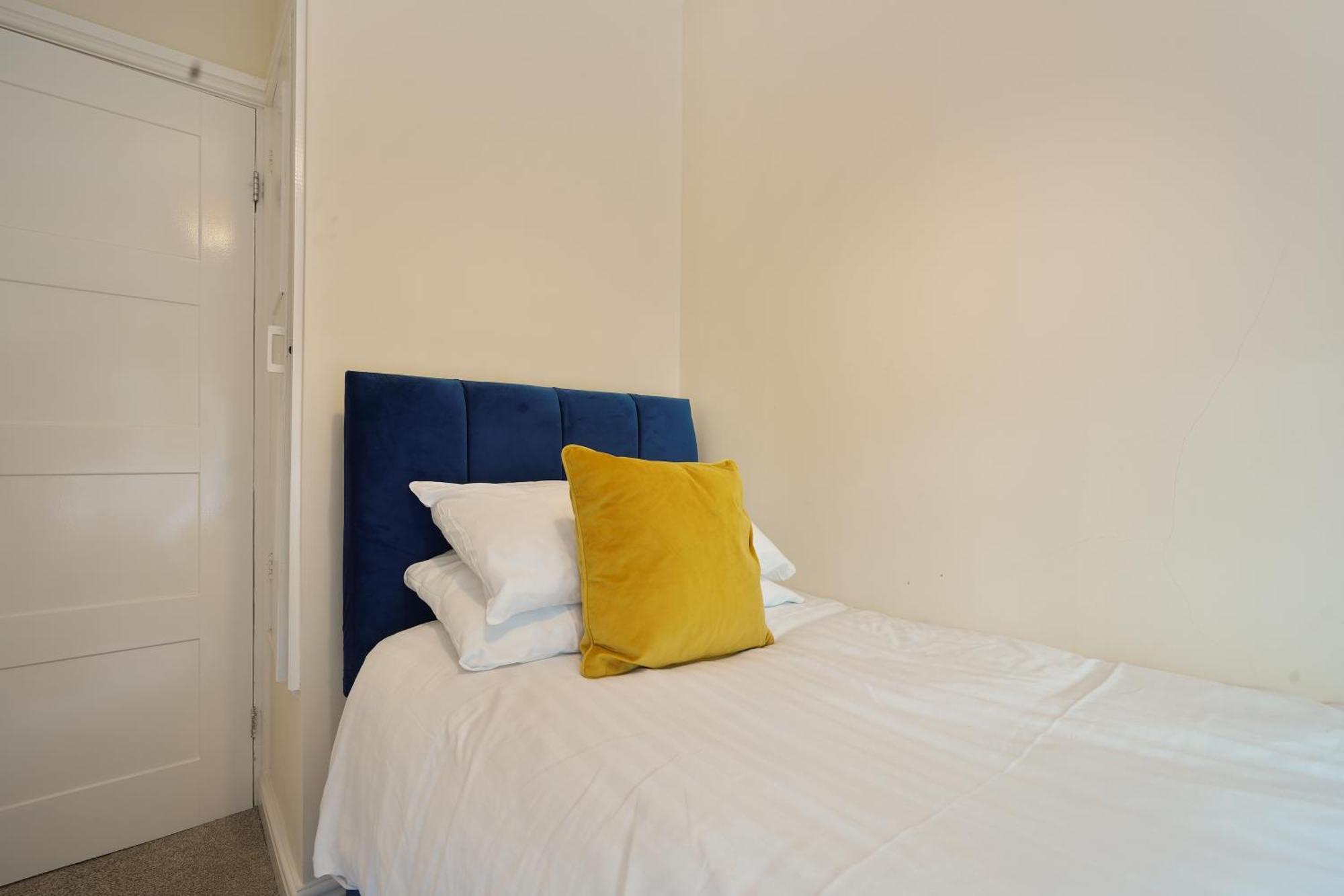 Apartment Guests Rated Exceptional 3 Bed House, Homely Comforts , Close To Amenities And Centre