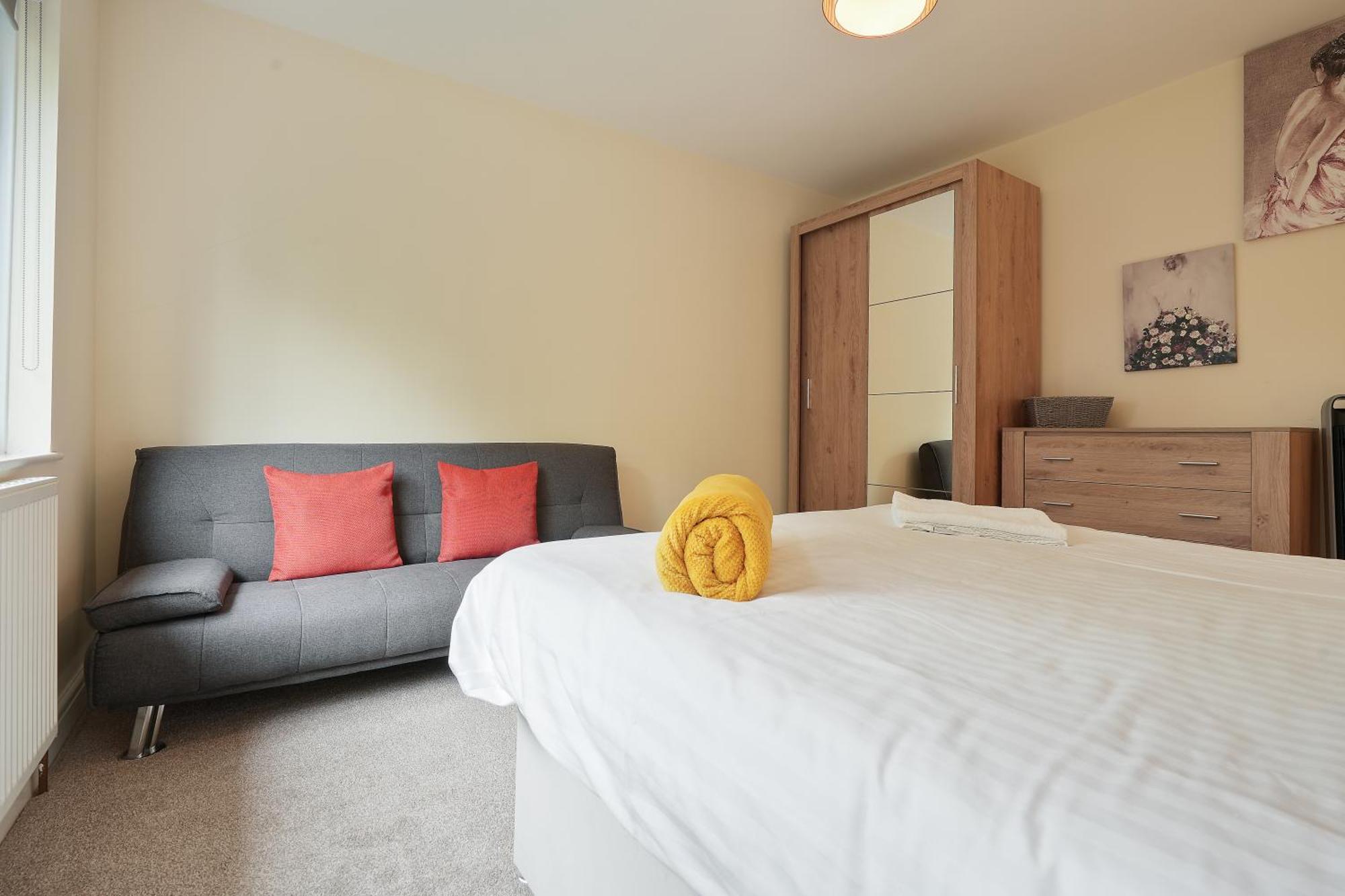 Guests Rated Exceptional 3 Bed House, Homely Comforts , Close To Amenities And Centre * Sheffield
