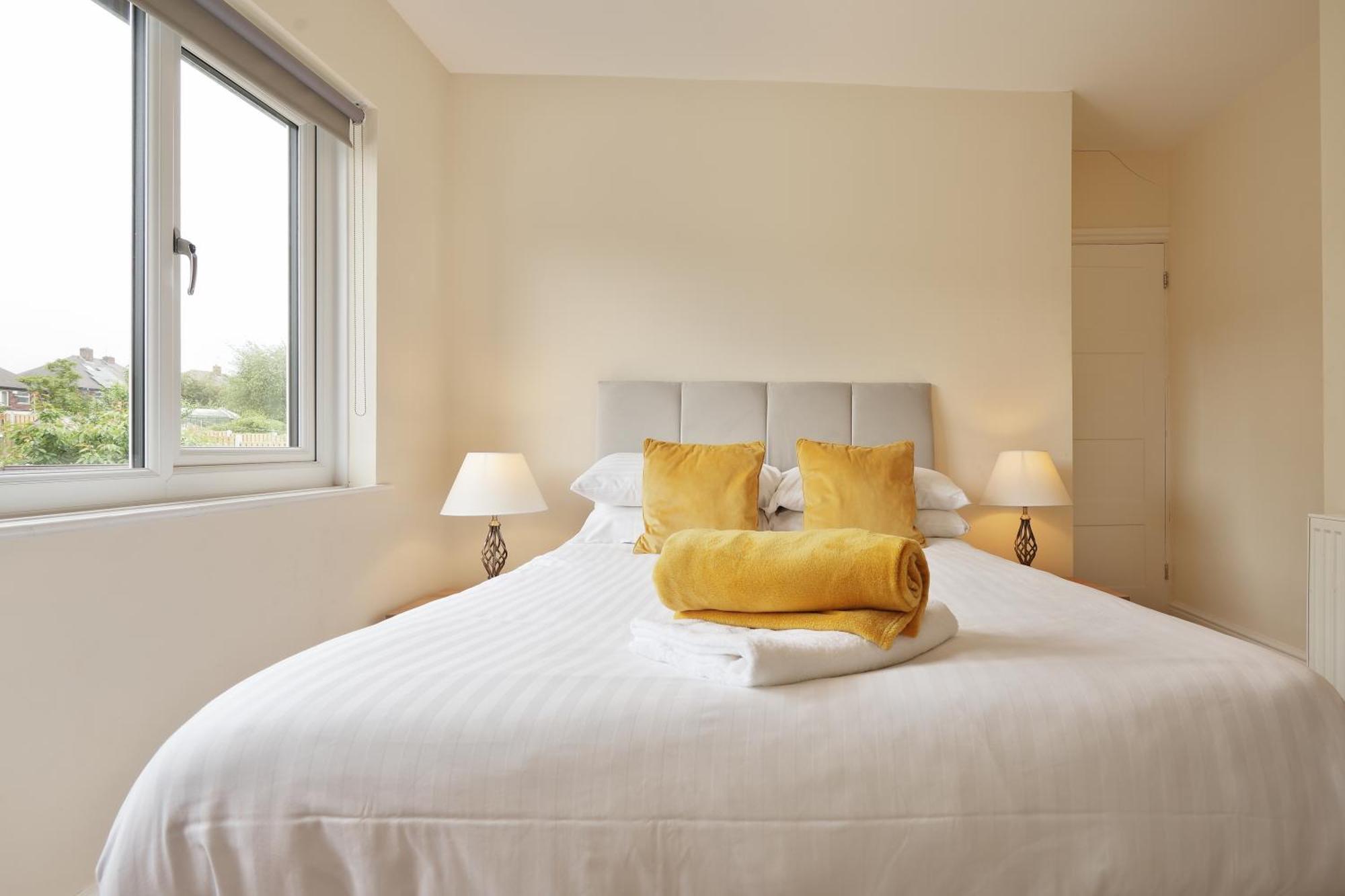 Apartment Guests Rated Exceptional 3 Bed House, Homely Comforts , Close To Amenities And Centre