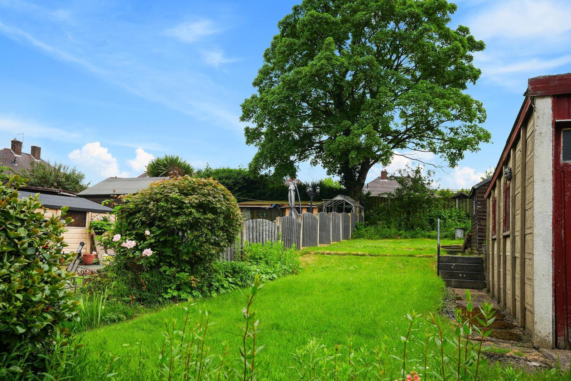 Guests Rated Exceptional 3 Bed House, Homely Comforts , Close To Amenities And Centre Sheffield