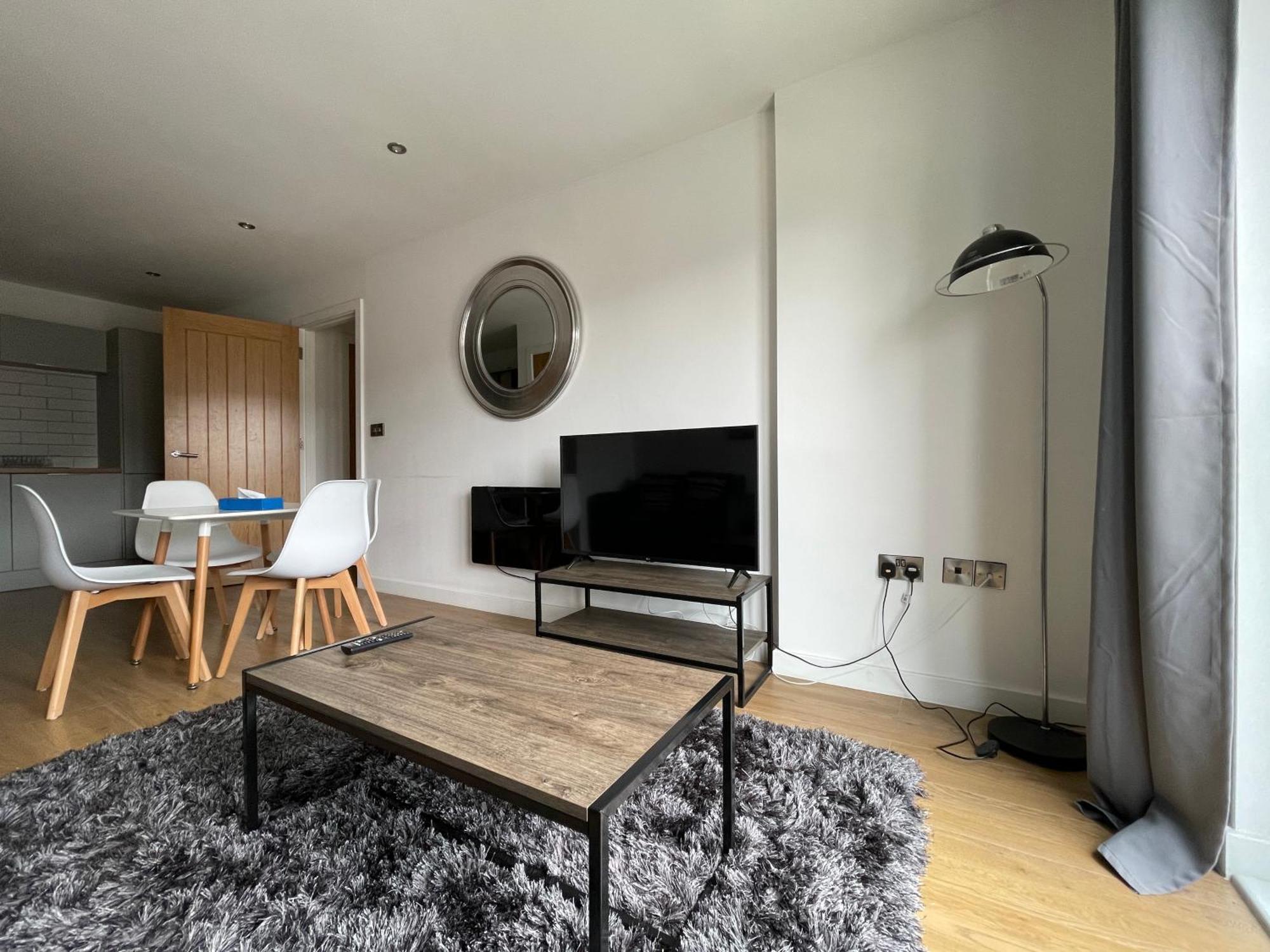 Apartment Stylish And Modern 2br With Parking