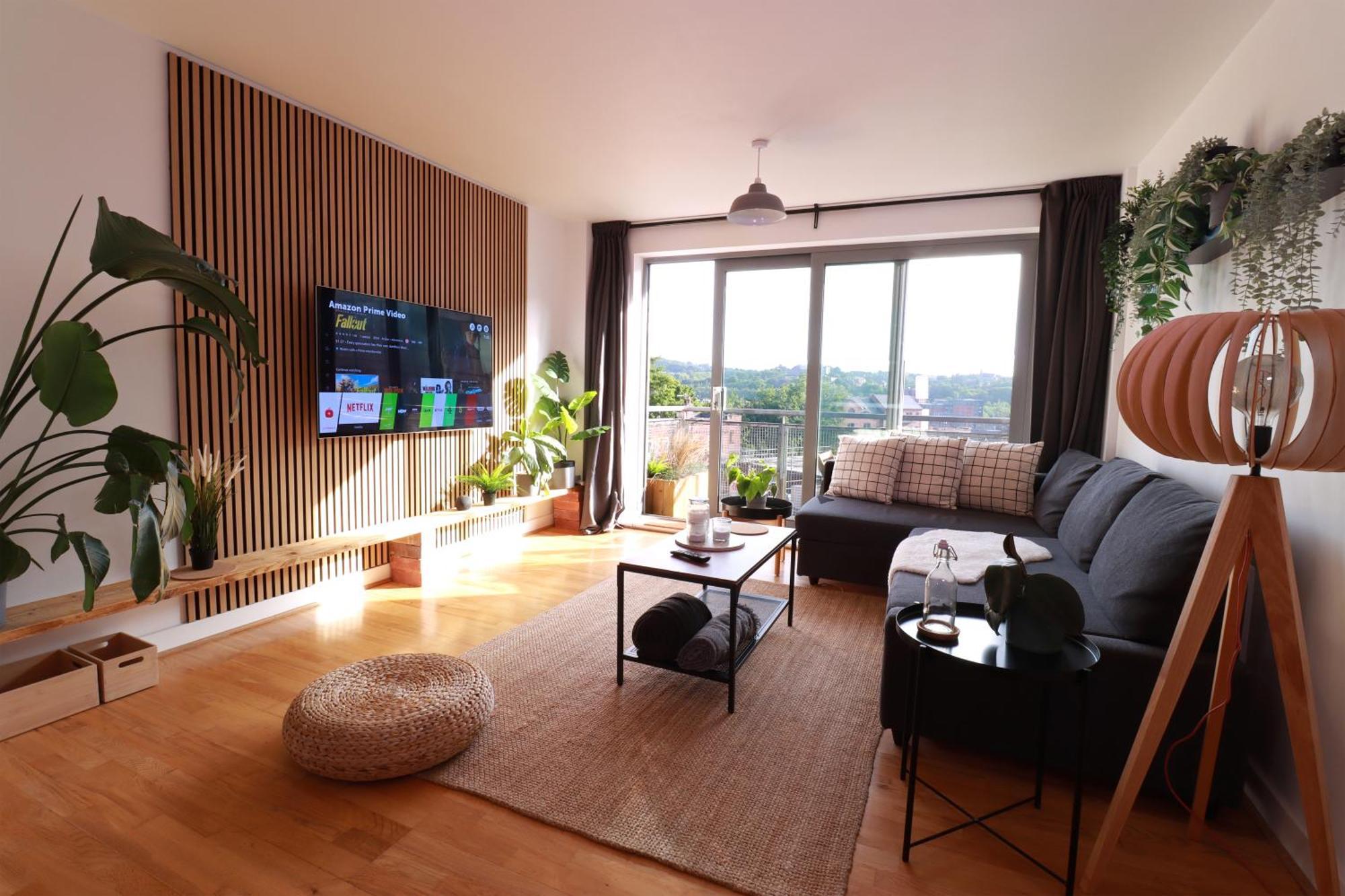 Spacious Private Flat In Centre