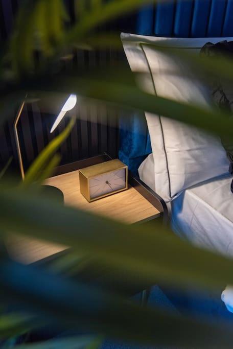 Stylish, Sleeps 3, Centre, Parking *