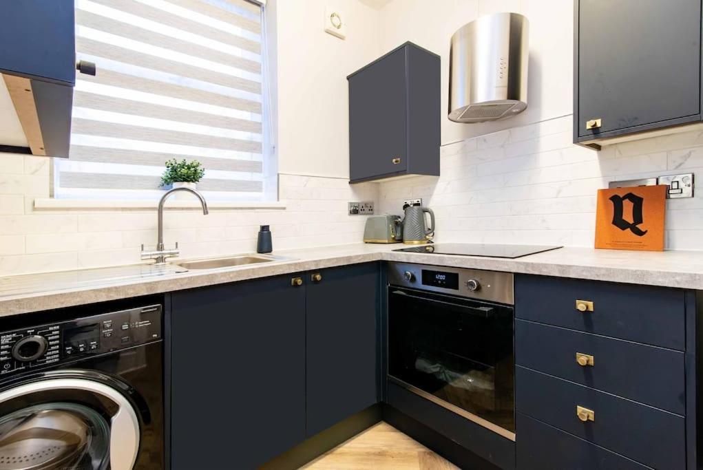 Stylish, Sleeps 3, Centre, Parking *