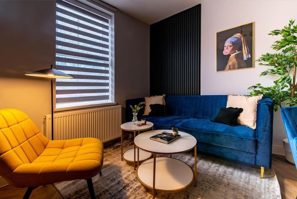Stylish, Sleeps 3, Centre, Parking