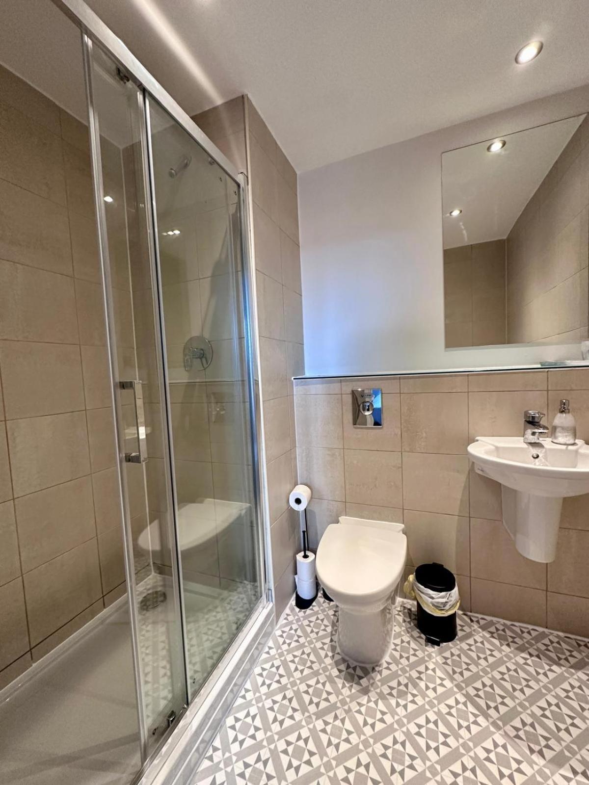 2 Bedroom Luxury Penthouse In Centre Sheffield