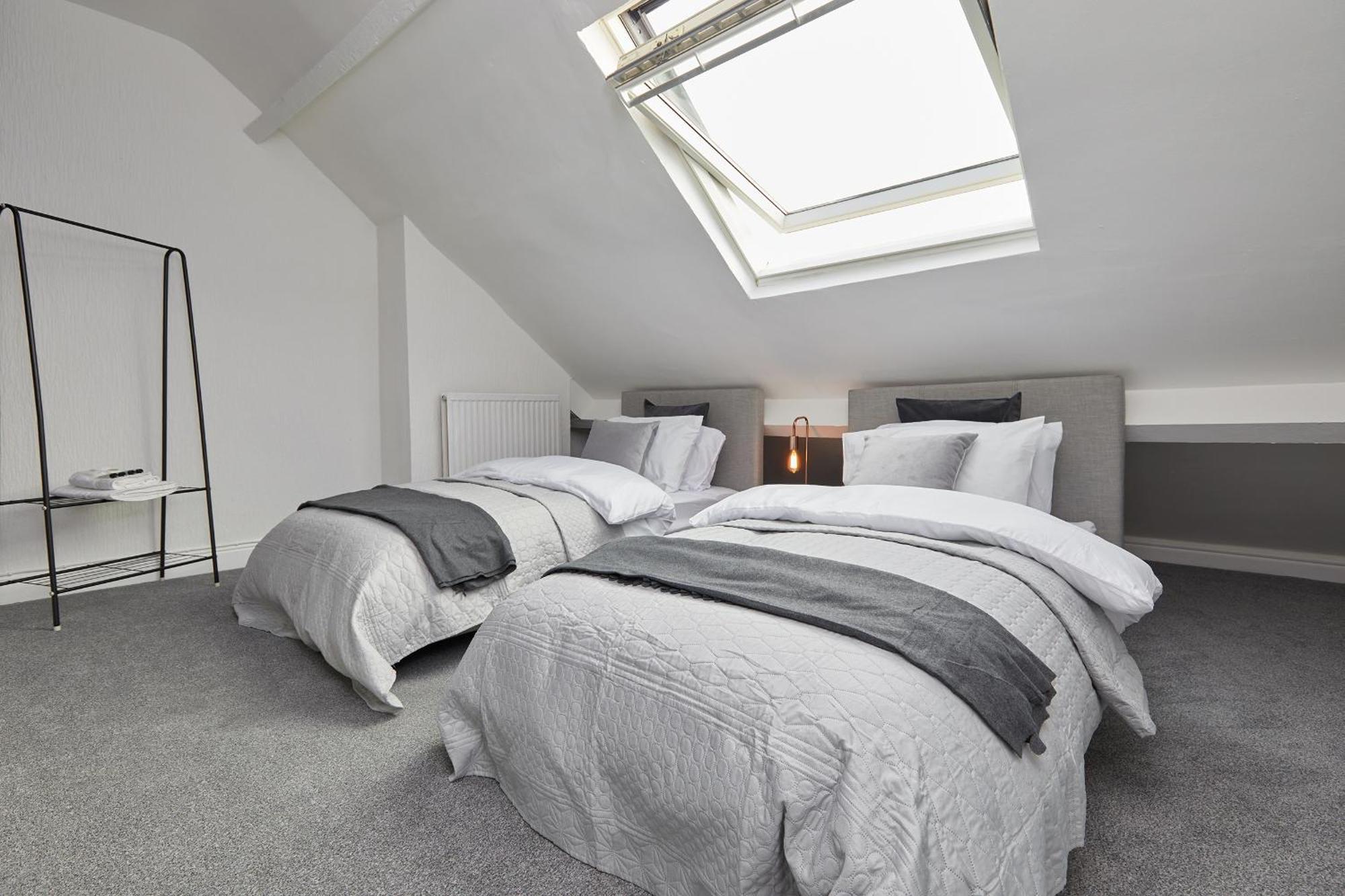 Casa de férias Your - Spacious 5 Bedroom House Sheffield