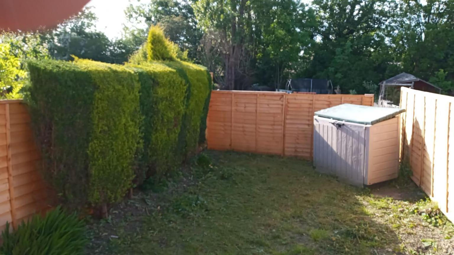 Hilltop Place , Parkway M1 J33 Holiday home *