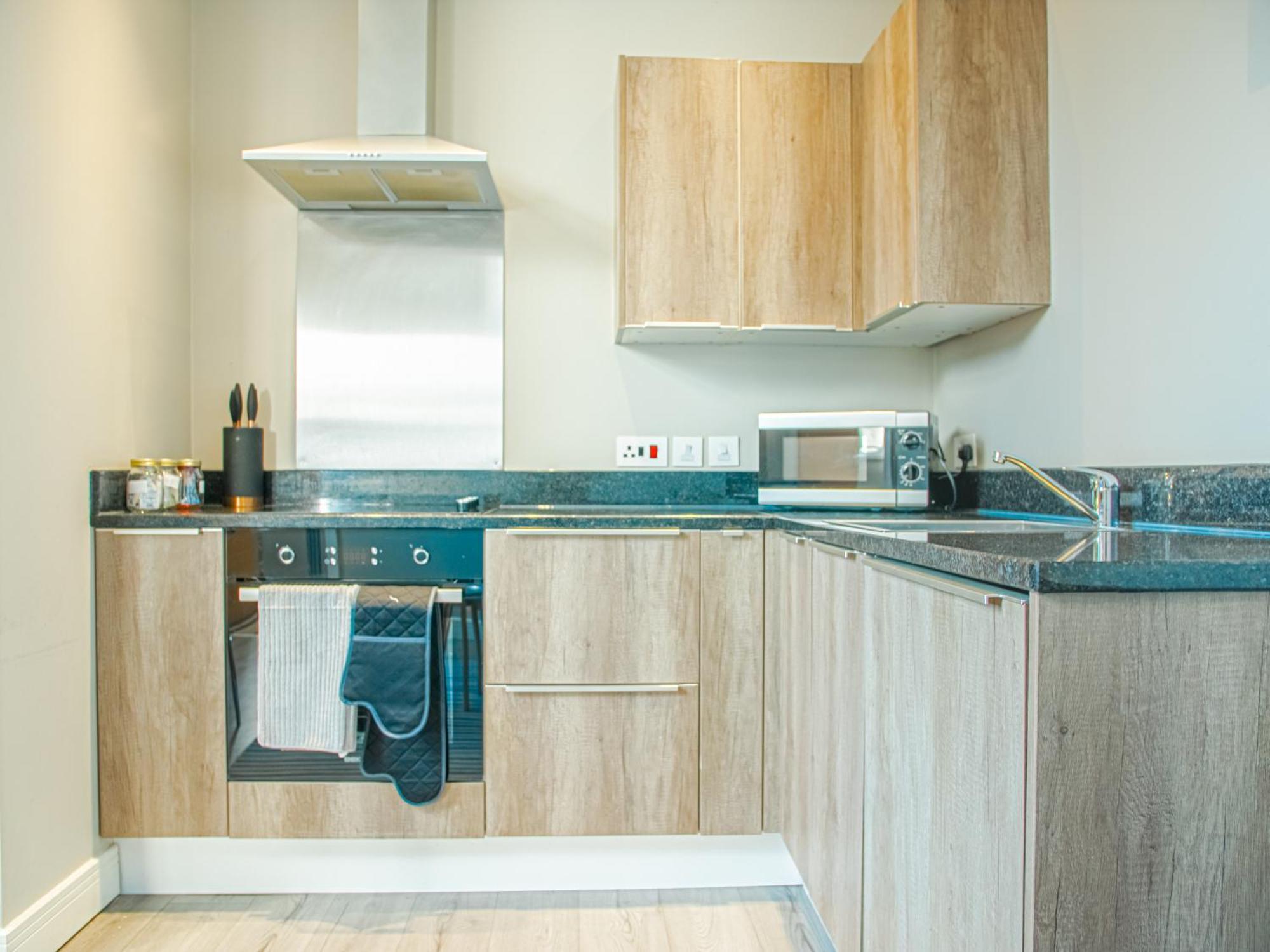 Kelham Apartments: Serviced With Free Parking Apartment *