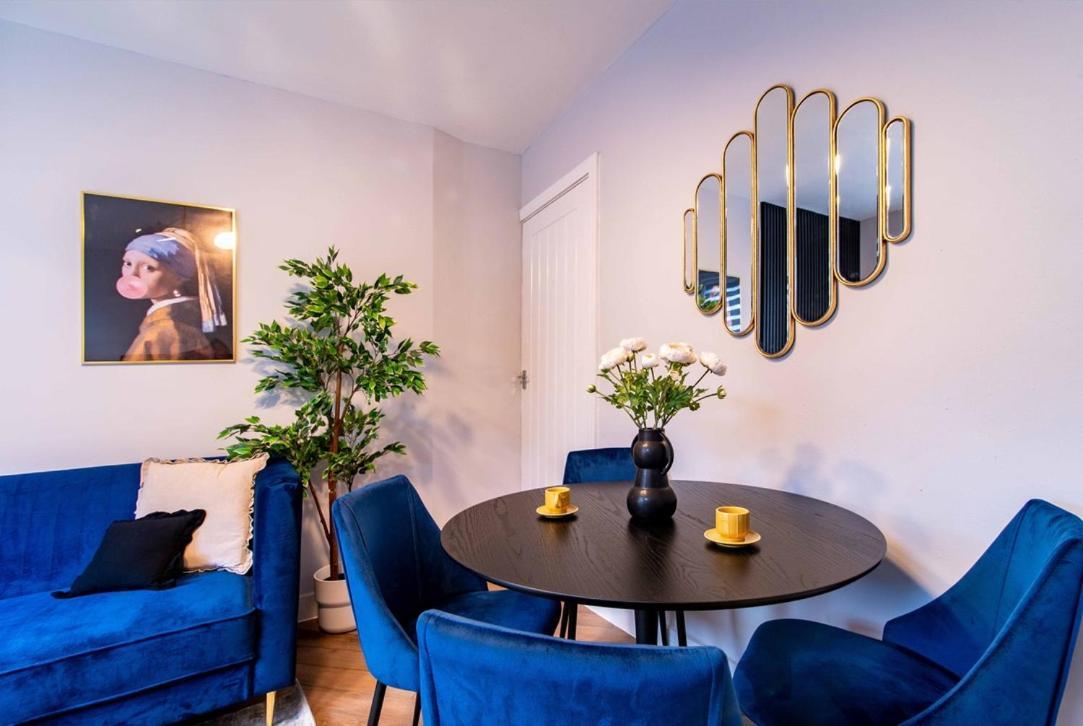 Stylish, Sleeps 3, Centre, Parking Holiday home