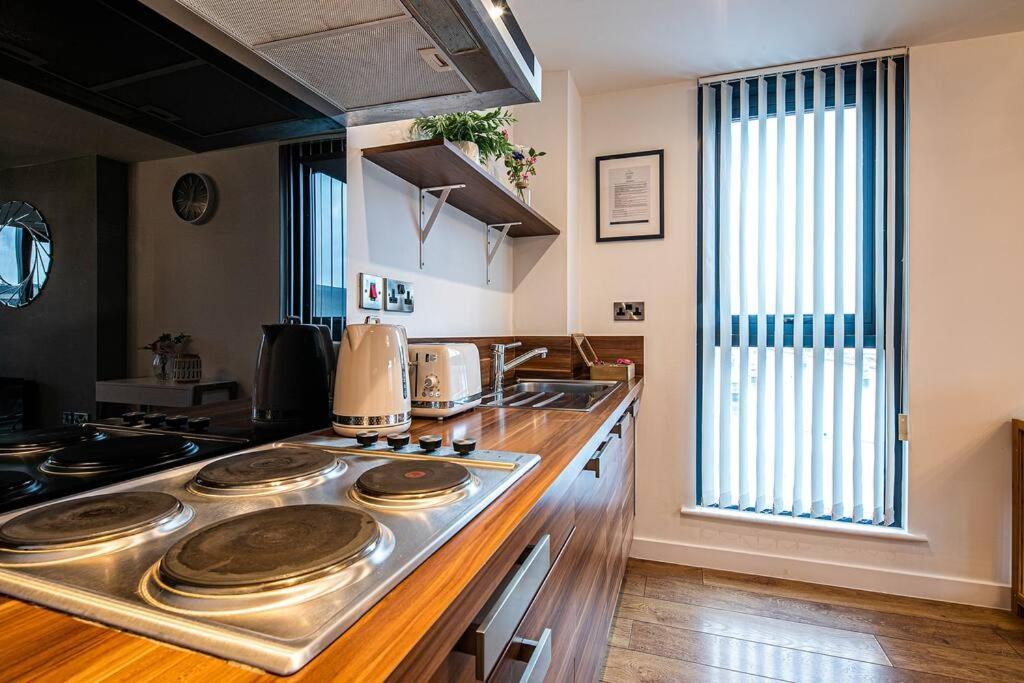 Apartment Stylish 2 Bed 87 - Centre, Free Parking, Alexa, Espresso Machine & Netflix - Hosted By Host Save Sheffield