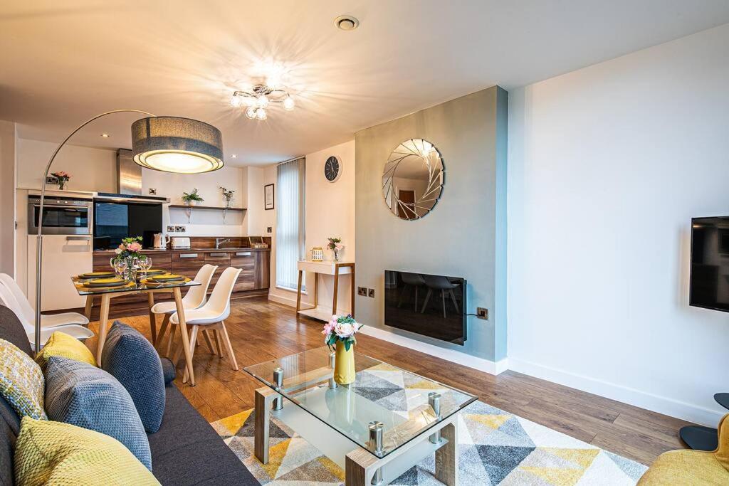 Apartment Stylish 2 Bed 87 - Centre, Free Parking, Alexa, Espresso Machine & Netflix - Hosted By Host Save Sheffield
