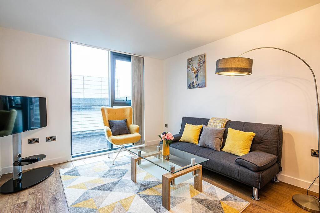 Stylish 2 Bed 87 - Centre, Free Parking, Alexa, Espresso Machine & Netflix - Hosted By Host Save * Sheffield