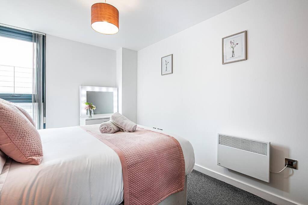 Stylish 2 Bed 87 - Centre, Free Parking, Alexa, Espresso Machine & Netflix - Hosted By Host Save Apartment Sheffield