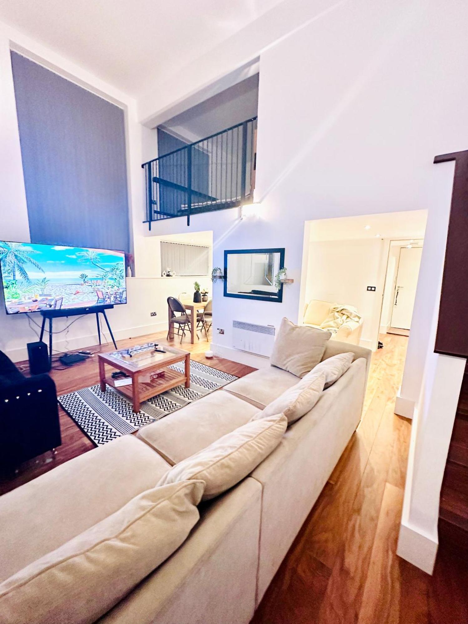 Exclusive - Very Spacious Apartment