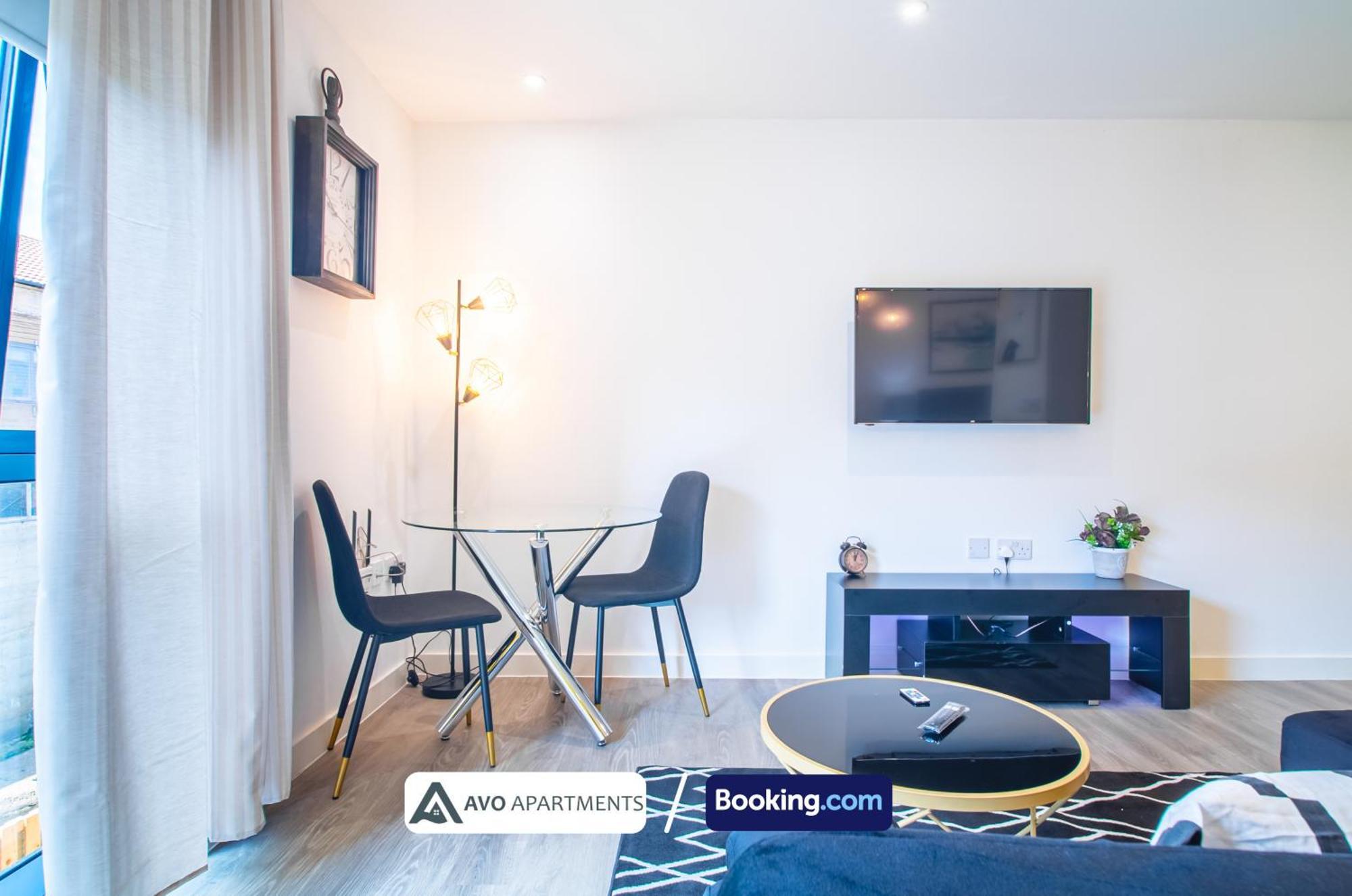 By Avo: Serviced With Free Wi-fi Apartment