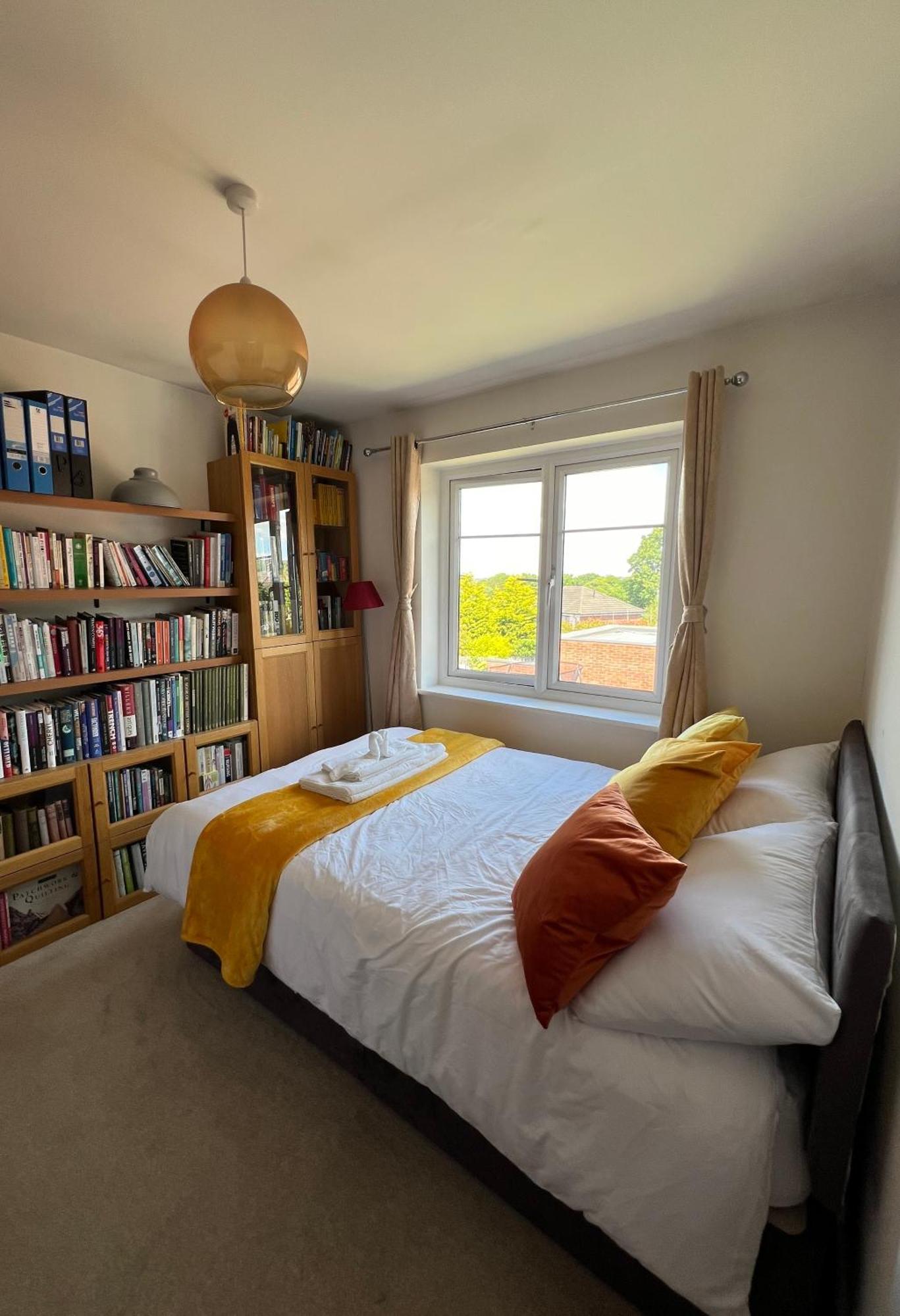 Double Size Bed Free Wifi Free Parking