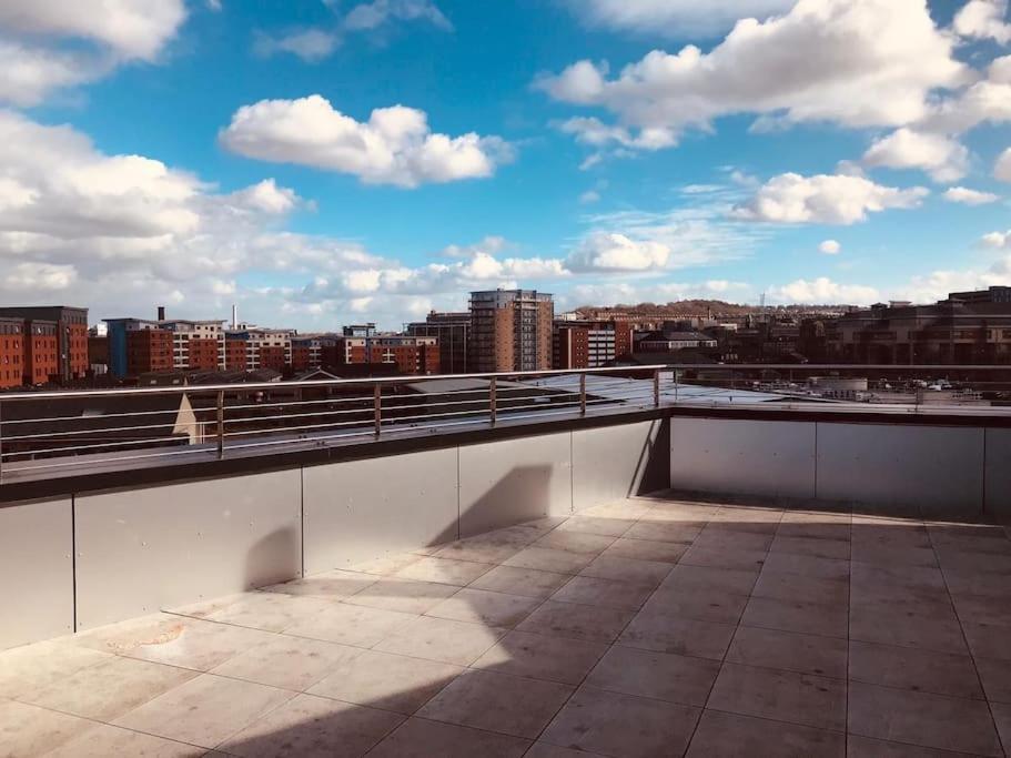 House Of Suede By Unis Estates Apartamento Sheffield