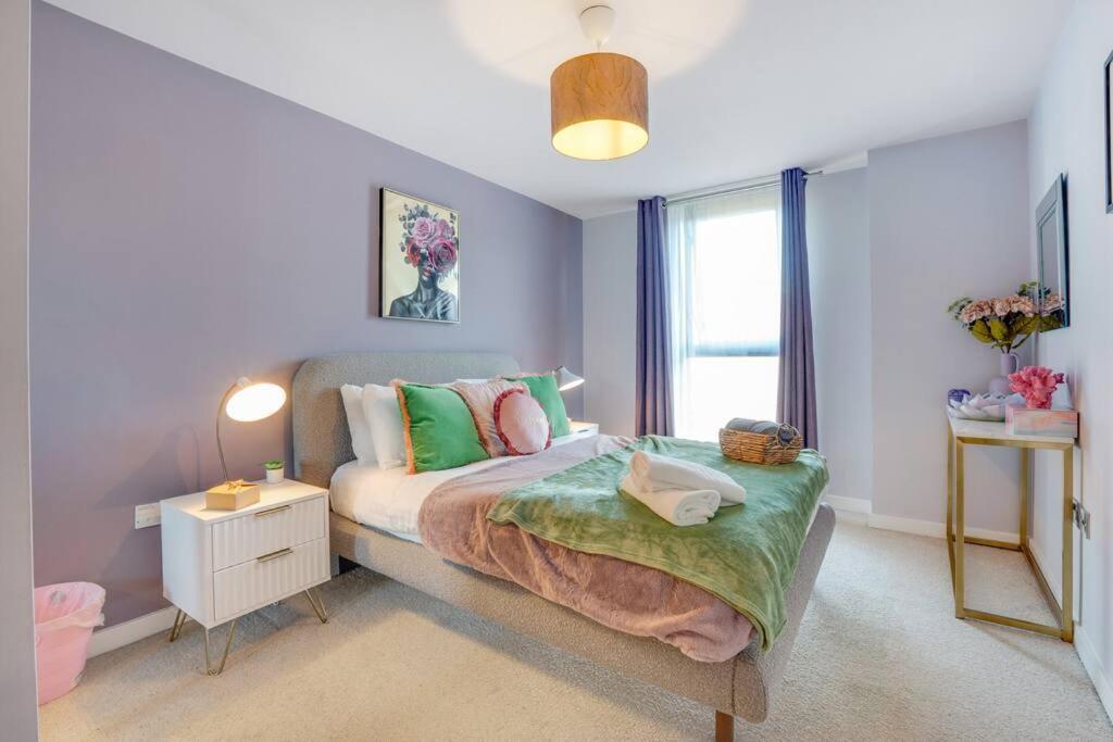 Two Br With Private Parking * Sheffield