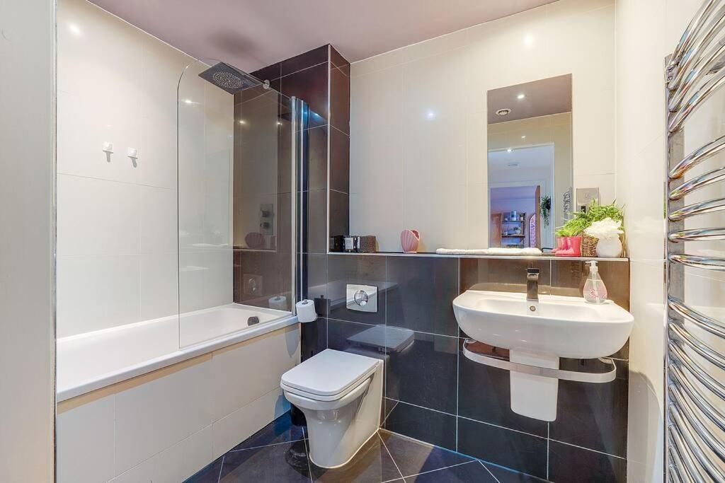 Apartment Two Br With Private Parking Sheffield
