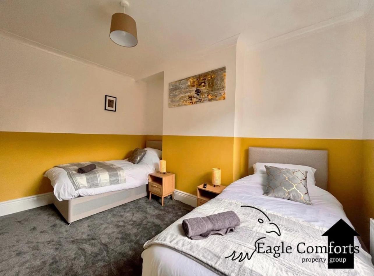 5 Bedroom House-20 Percent Off Monthly *