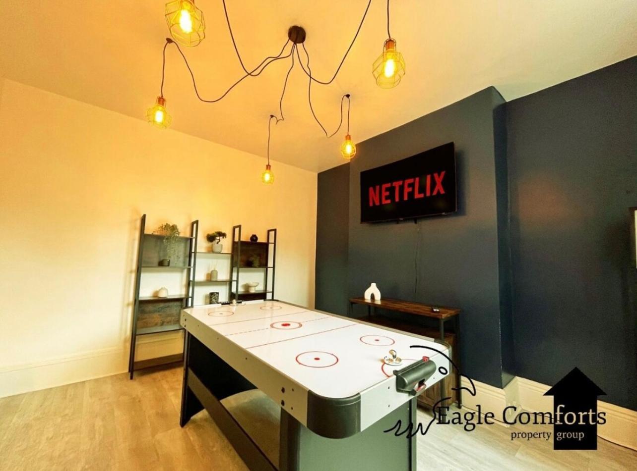 Holiday home 5 Bedroom House-20 Percent Off Monthly