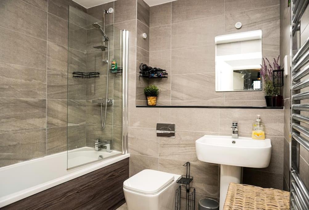 Peaceful 2Br Hideout With Instant Self Check-In At Kelham Island Retreat Apartment Sheffield