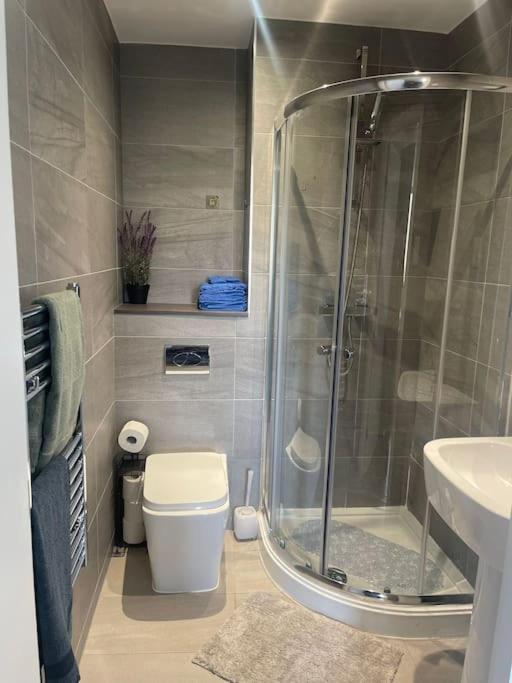 Peaceful 2Br Hideout With Instant Self Check-In At Kelham Island Retreat Sheffield