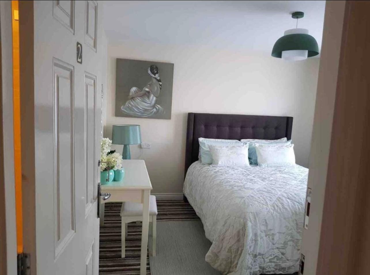 Shining Bank Holiday home *
