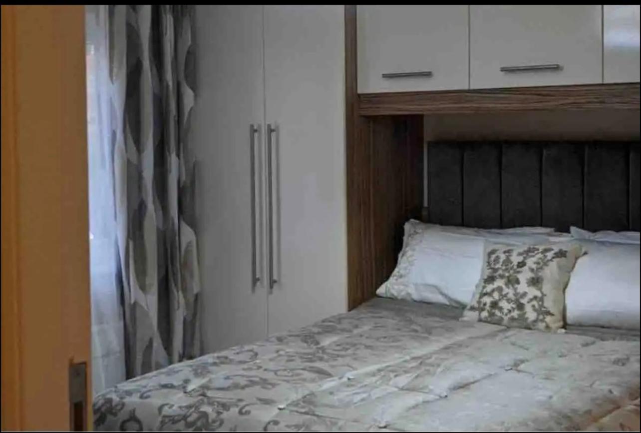 Shining Bank Holiday home