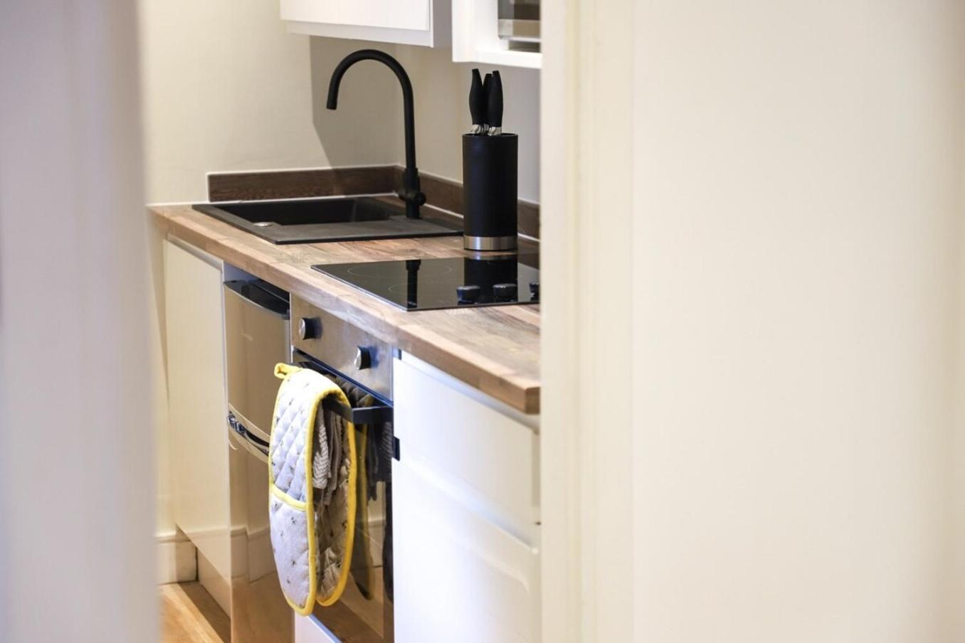 Aparthotel New- Modern 2br Wifi Sleep5 Centre *