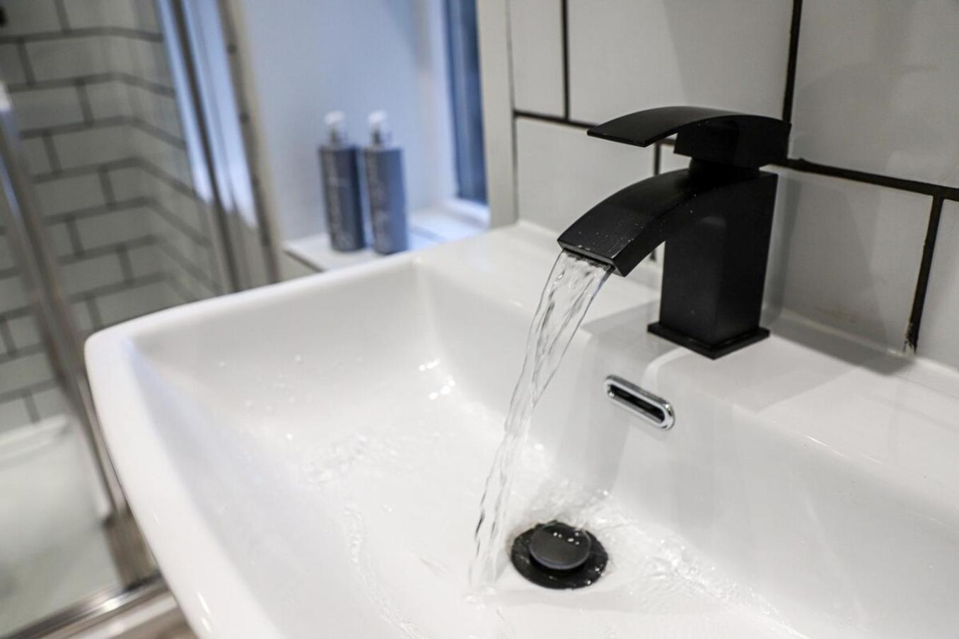 New- Modern 2br Wifi Sleep5 Centre