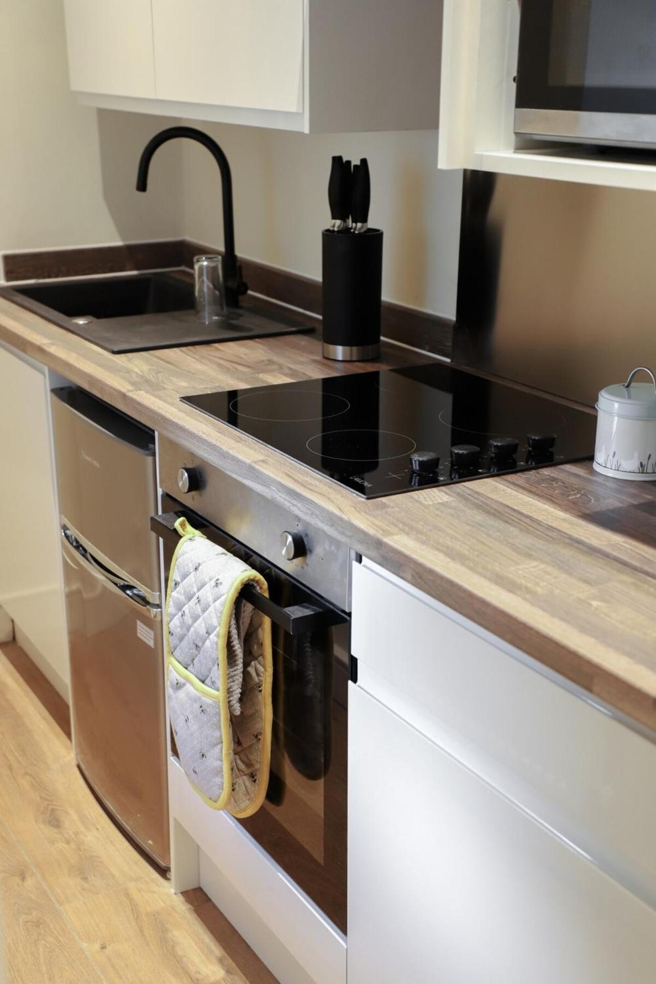 Aparthotel New- Modern 2br Wifi Sleep5 Centre *