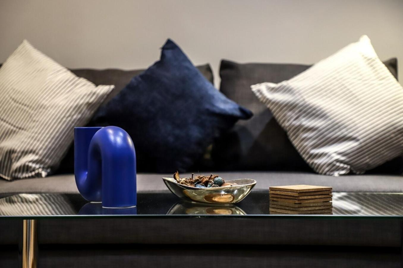 New- Modern 2br Wifi Sleep5 Centre *