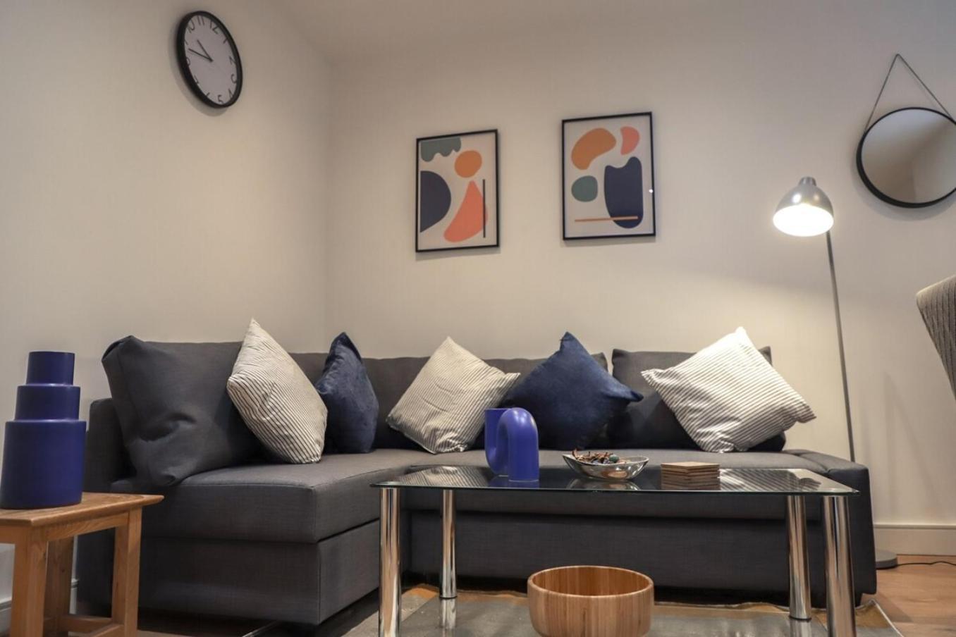 New- Modern 2br Wifi Sleep5 Centre